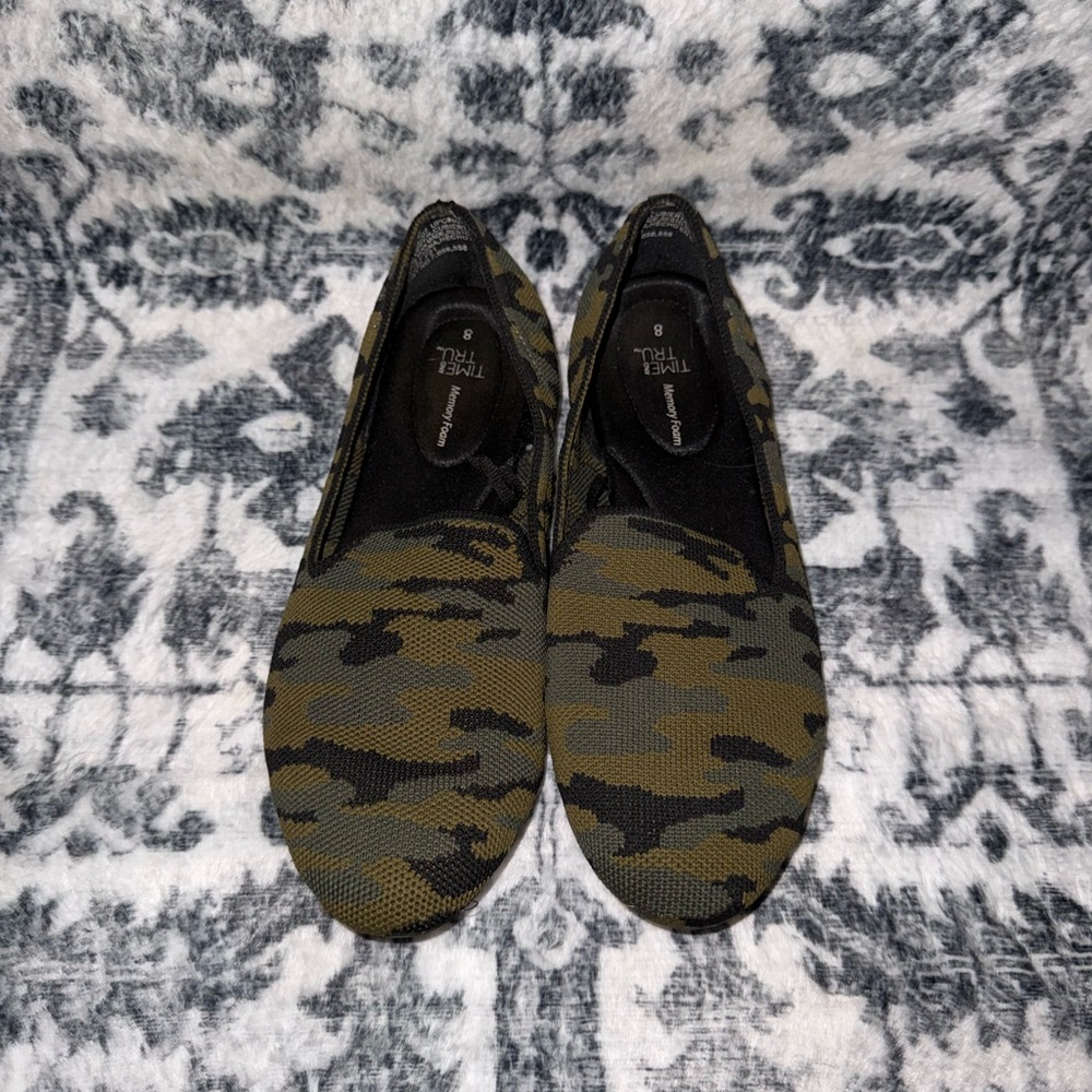 Camouflage Slip-On Knit Flats - Olive Green & Black
